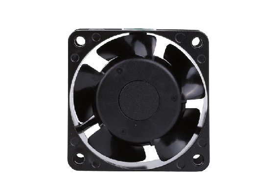<b>光伏逆變器行業(yè)發(fā)展迅速，進(jìn)一步拓寬三巨電機(jī)散熱風(fēng)扇應(yīng)用空間</b>